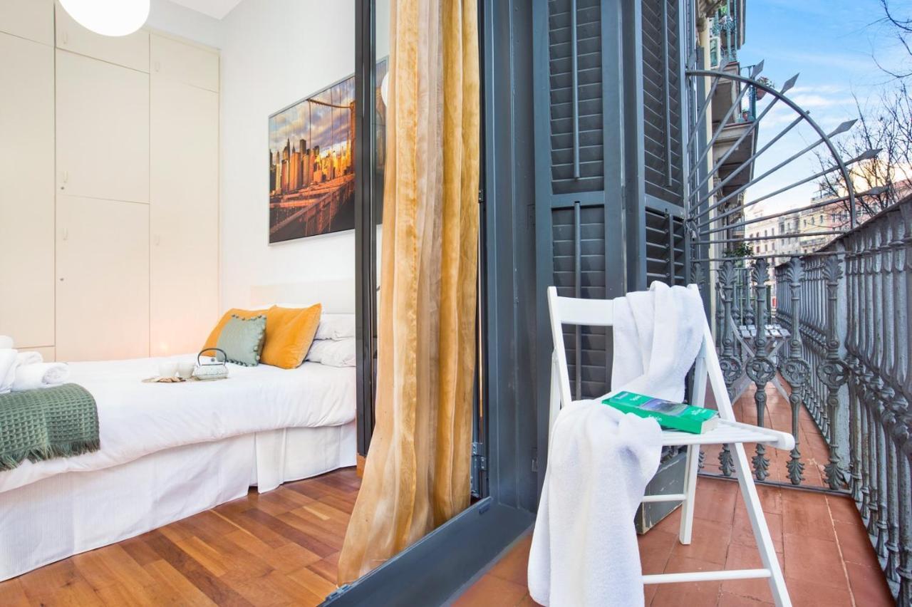 Stay U-Nique Apartments Balmes Barcelona Bagian luar foto