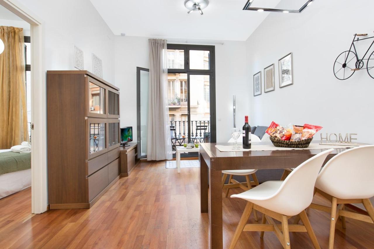 Stay U-Nique Apartments Balmes Barcelona Bagian luar foto