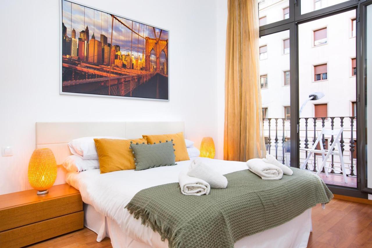 Stay U-Nique Apartments Balmes Barcelona Bagian luar foto