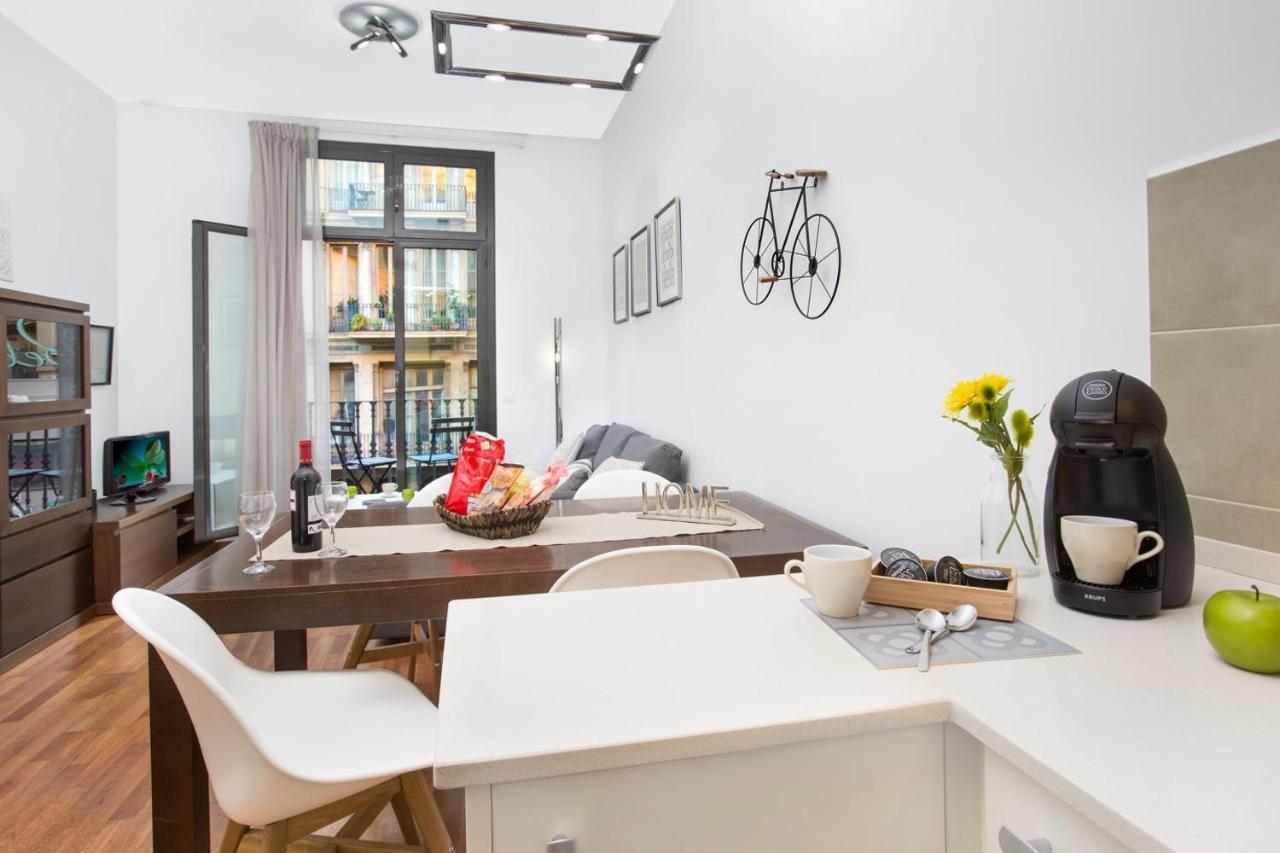 Stay U-Nique Apartments Balmes Barcelona Bagian luar foto